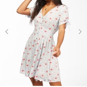 NEVER WORN! | Billabong | Twirl Twist V-Neck Mini Dress | Brand New